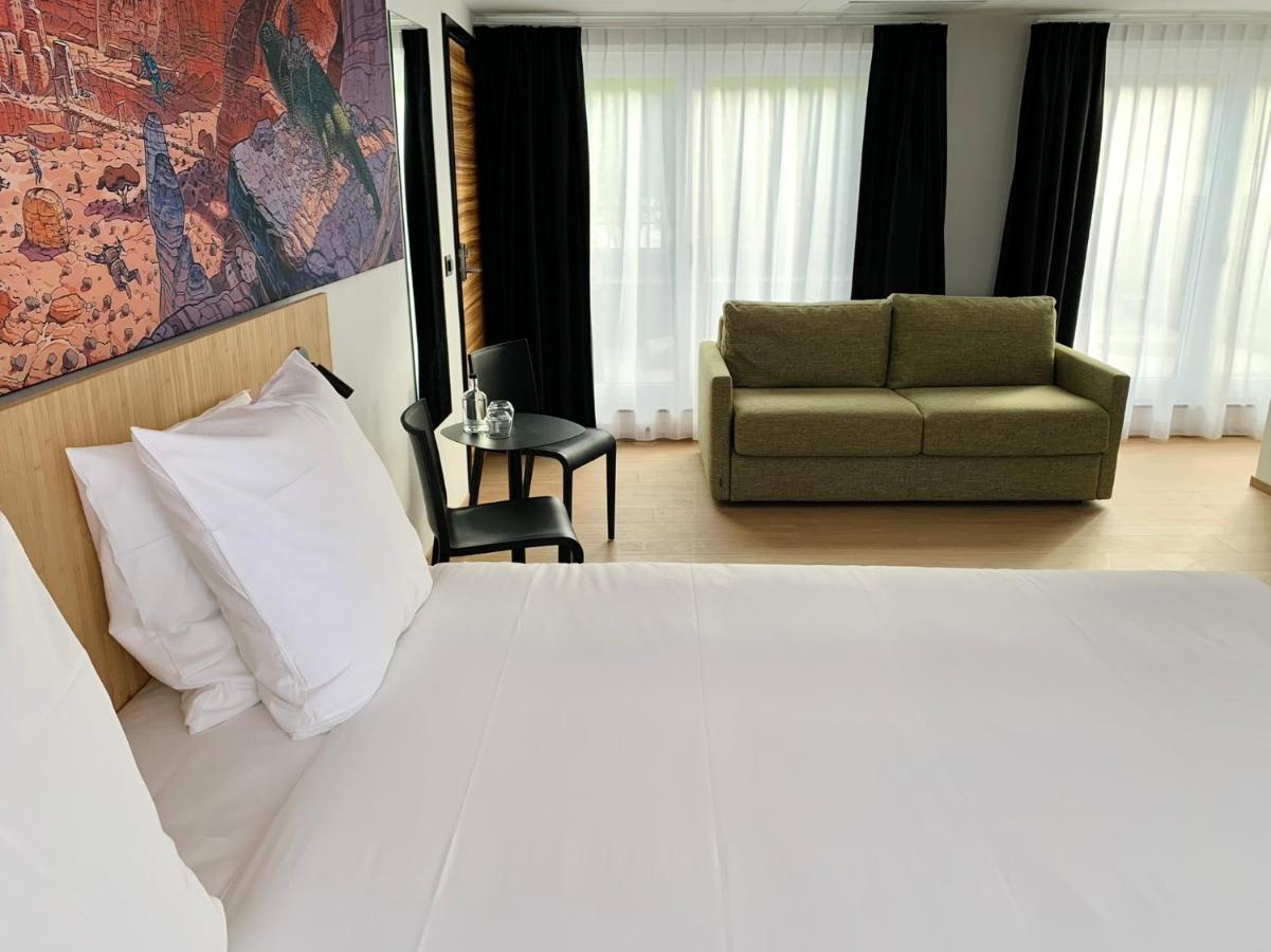 Comic Art Hotel Gent Bagian luar foto