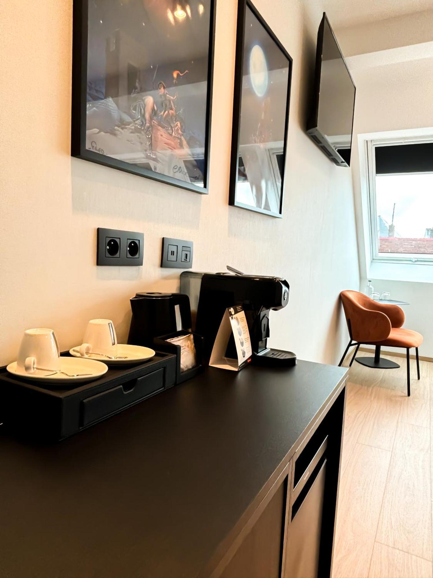 Comic Art Hotel Gent Bagian luar foto