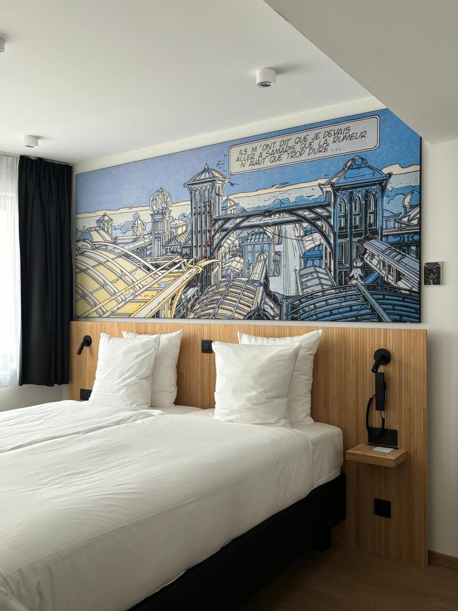 Comic Art Hotel Gent Bagian luar foto