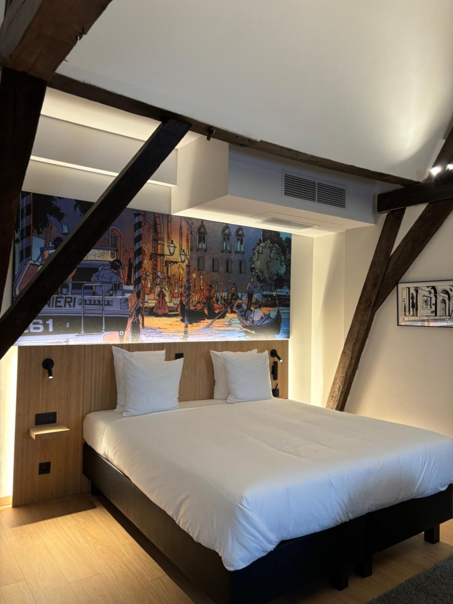 Comic Art Hotel Gent Bagian luar foto