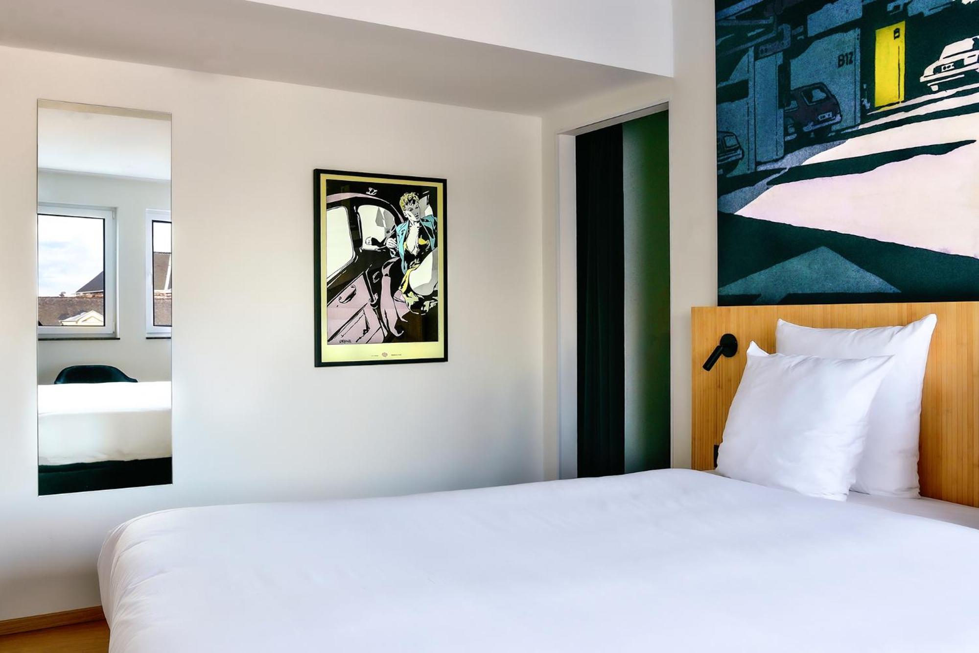 Comic Art Hotel Gent Bagian luar foto